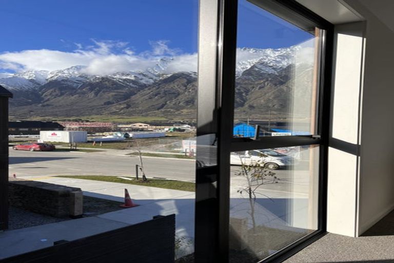 Photo of property in 12 Woolshed Road, Jacks Point, Queenstown, 9371