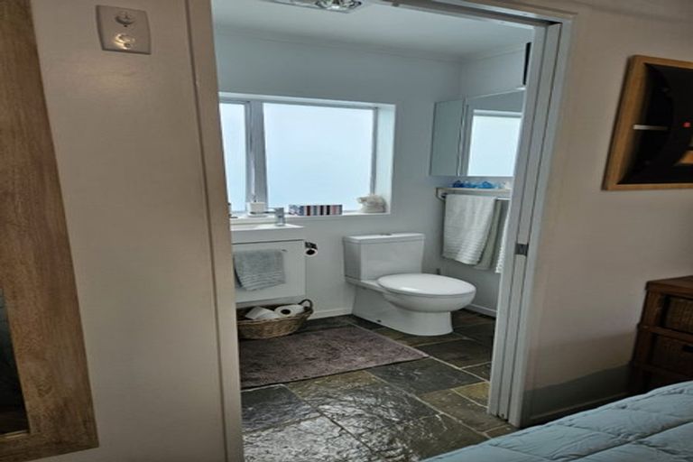 Photo of property in 2/48 Beresford Street, Bayswater, Auckland, 0622