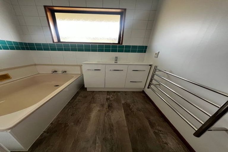 Photo of property in 402b Ngatai Road, Bellevue, Tauranga, 3110