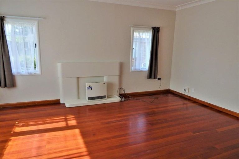 Photo of property in 21 Cameron Road, Hamilton East, Hamilton, 3216