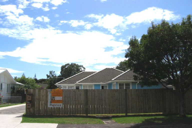 Photo of property in 11 Lynden Avenue, Hillcrest, Auckland, 0627