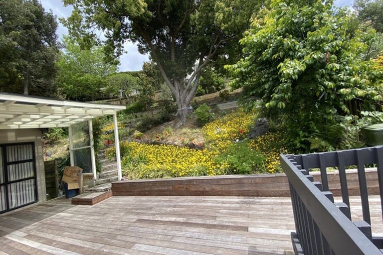 Photo of property in 211 Chelsea View Drive, Chatswood, Auckland, 0626