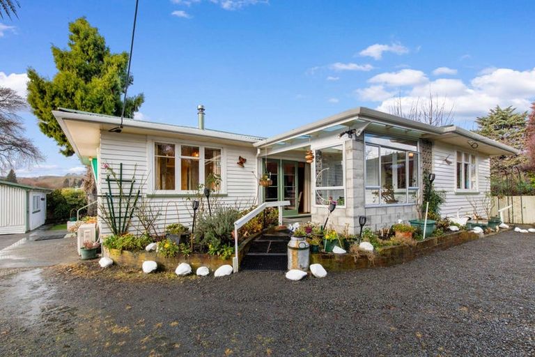 Photo of property in 34 Paraekaretu Street, Hunterville, 4730