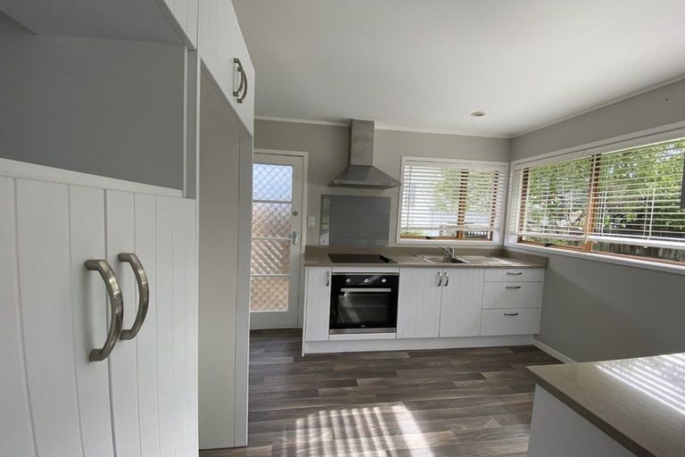 Photo of property in 1/11 Tainui Street, Torbay, Auckland, 0630