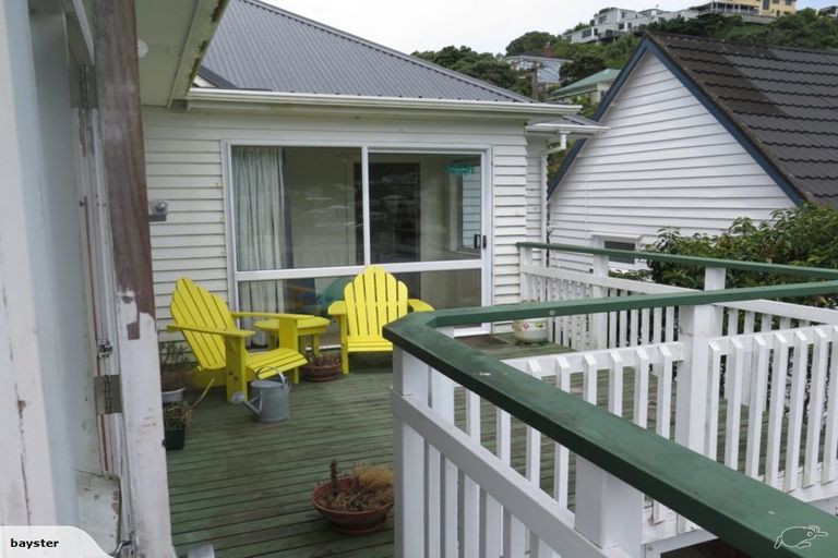 Photo of property in 28 Melbourne Road, Island Bay, Wellington, 6023