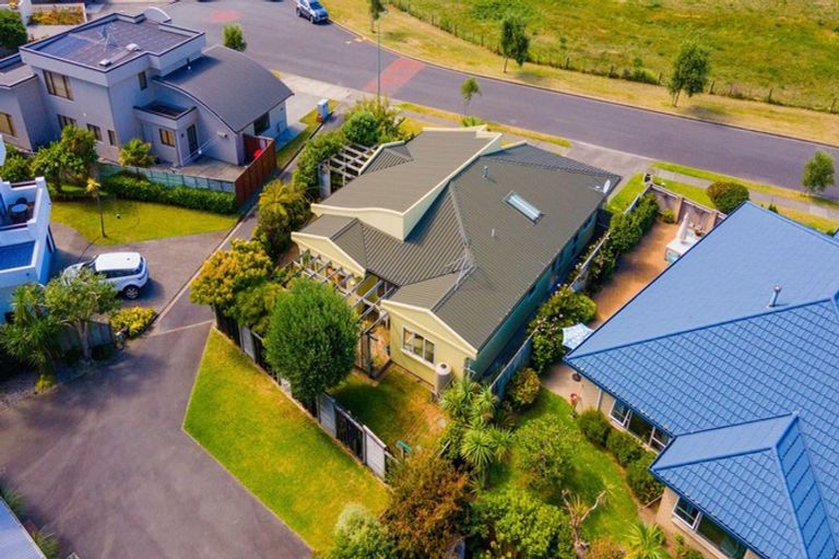 Photo of property in 11 Avion Terrace, Raumati Beach, Paraparaumu, 5032
