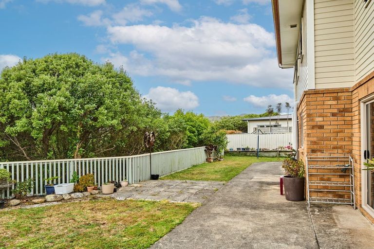 Photo of property in 31 Sumner Terrace, Aotea, Porirua, 5024