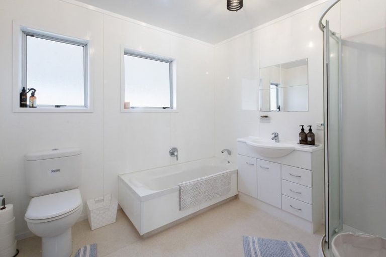 Photo of property in 2 Marina Way, Athenree, Katikati, 3177