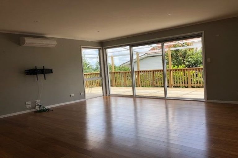 Photo of property in 17 Tree View Avenue, Glenfield, Auckland, 0629