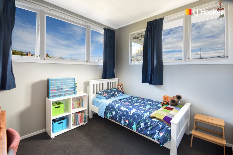 Photo of property in 7 Kinmont Crescent, Kinmont Park, Mosgiel, 9024