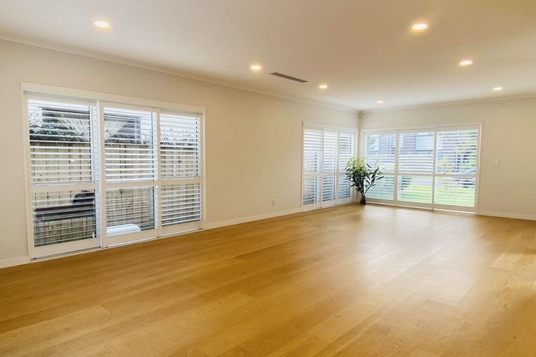 Photo of property in 21 Hangar Lane, Whenuapai, Auckland, 0618