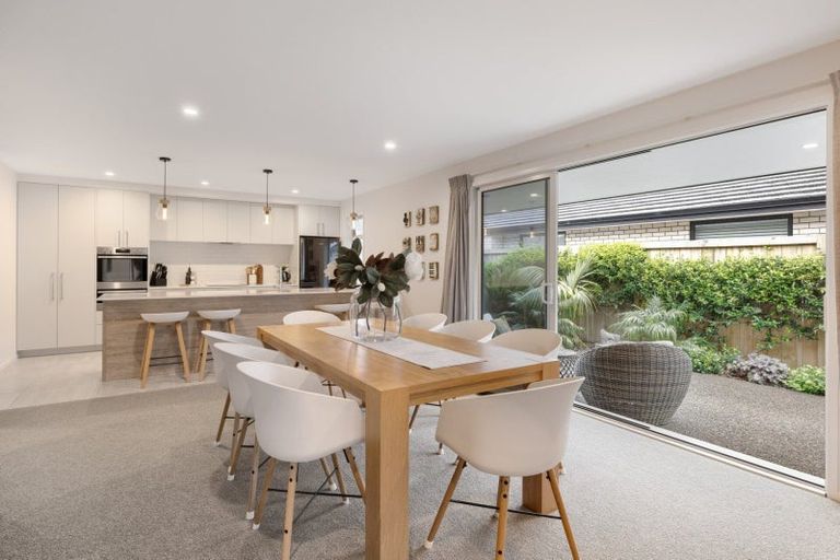 Photo of property in 5 Hanlow Place, Pyes Pa, Tauranga, 3112