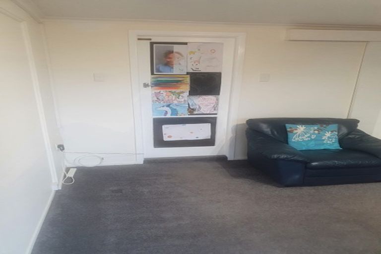 Photo of property in 102 Saddleback Rise, Murrays Bay, Auckland, 0630
