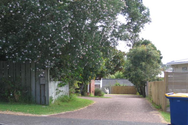 Photo of property in 2/58 Verbena Road, Birkdale, Auckland, 0626
