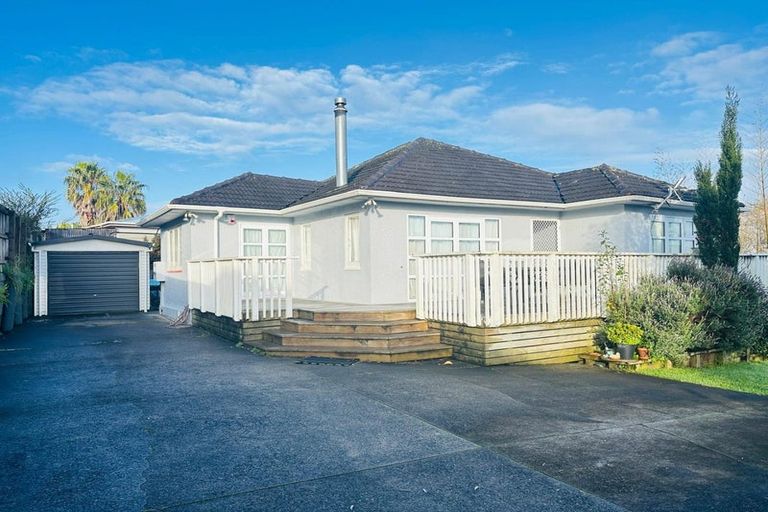 Photo of property in 1/23 View Road, Henderson, Auckland, 0612