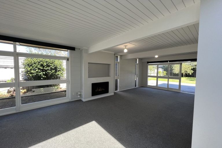 Photo of property in 5 Booralee Avenue, Botany Downs, Auckland, 2010
