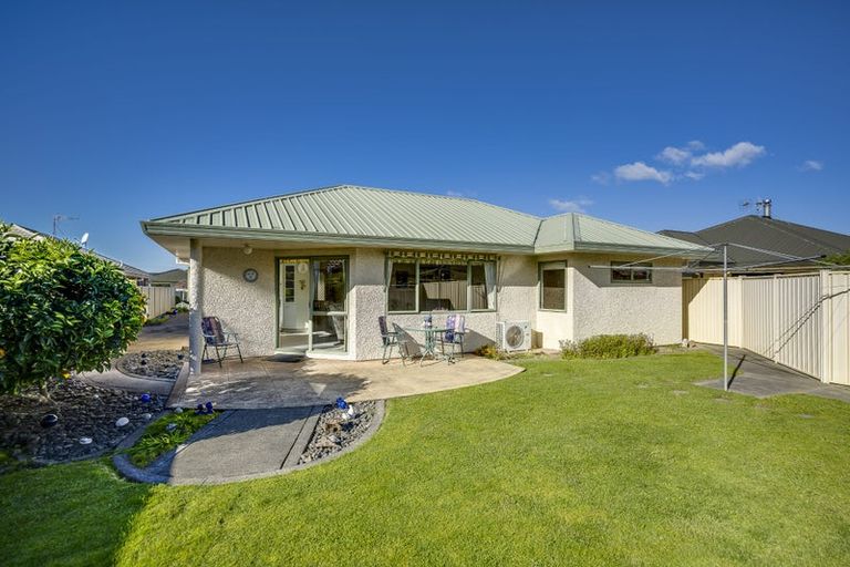 Photo of property in 17 Pukekura Place, Taradale, Napier, 4112