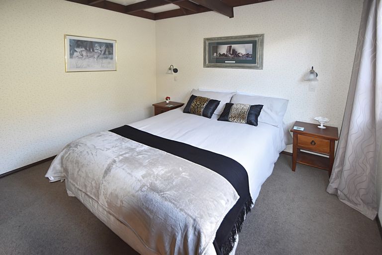 Photo of property in 30 Black Peak Road, Omarama, 9412