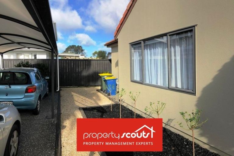 Photo of property in 19b Beach Road, Te Atatu Peninsula, Auckland, 0610