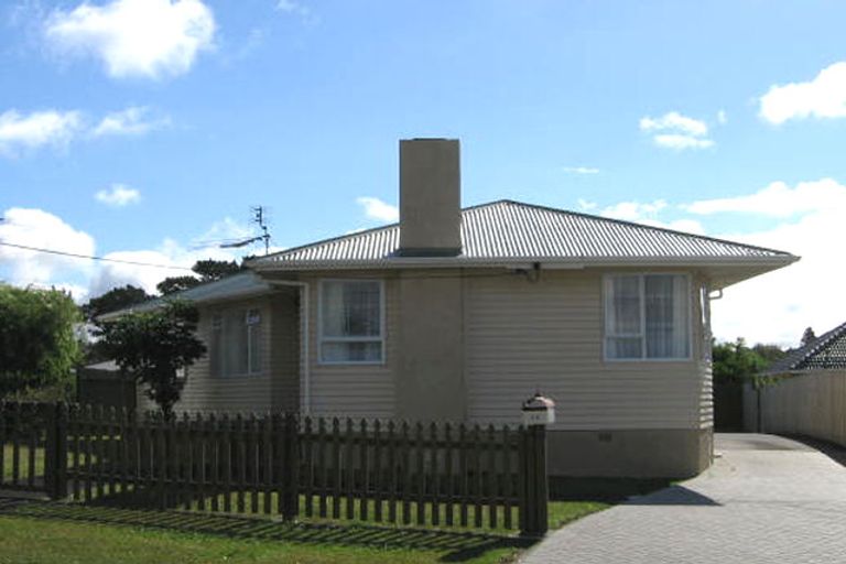 Photo of property in 33 Barrys Road, Glendene, Auckland, 0602