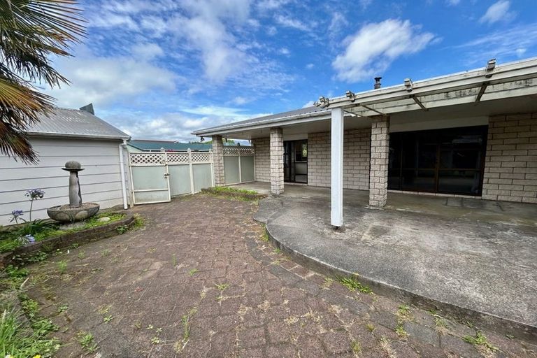 Photo of property in 37 Brougham Street, Westport, 7825