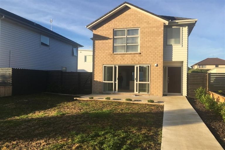 Photo of property in 203 Porchester Road, Takanini, 2112
