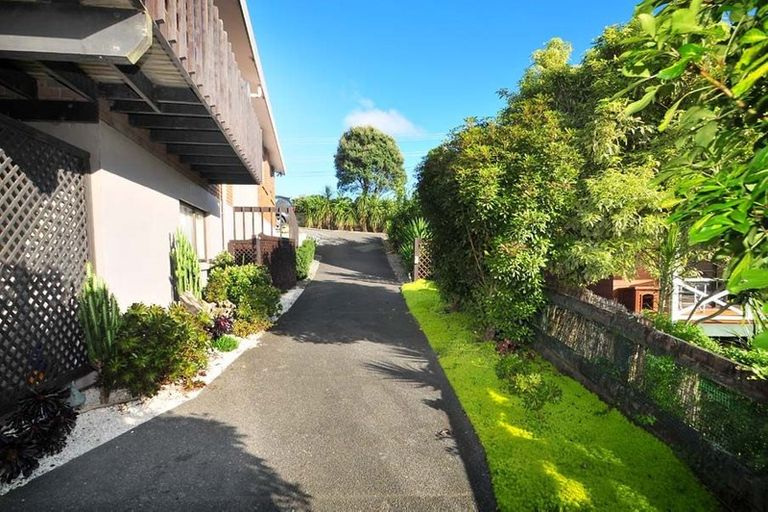 Photo of property in 40 Whangaparaoa Road, Red Beach, 0932