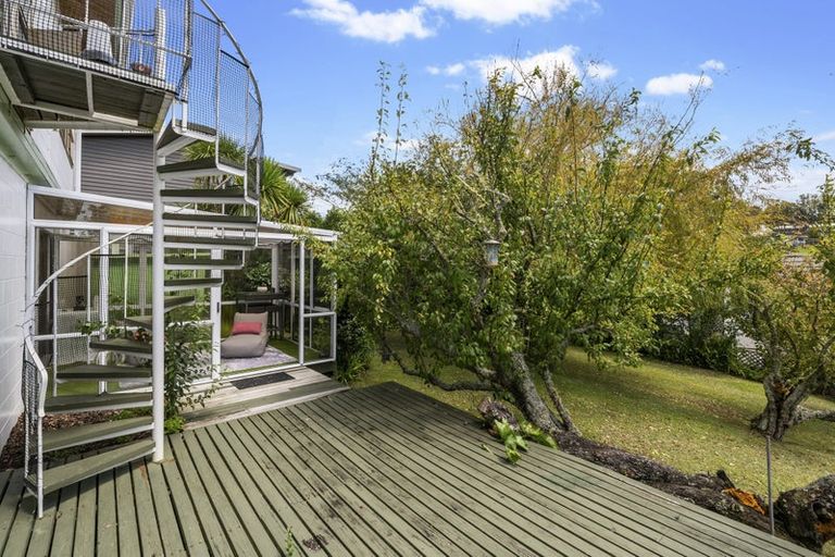 Photo of property in 2/442 Beach Road, Murrays Bay, Auckland, 0630