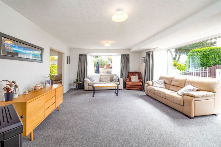 Photo of property in 4 Karnak Crescent, Russley, Christchurch, 8042