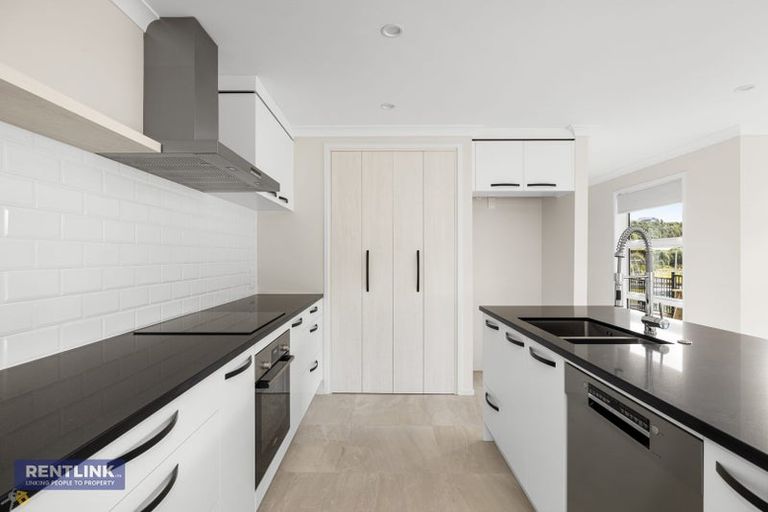 Photo of property in 45 Pakanga Grove, Pyes Pa, Tauranga, 3112