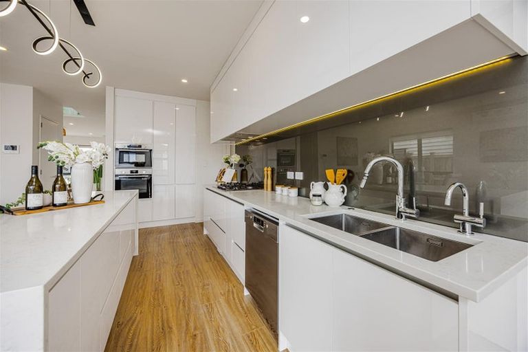 Photo of property in 13 Paripari Street, Flat Bush, Auckland, 2019