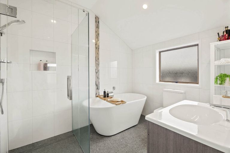 Photo of property in 41a Vivian Wilson Drive, Eastern Beach, Auckland, 2012