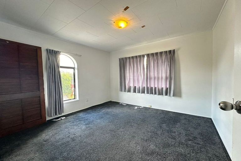 Photo of property in 30 Royal Road, Massey, Auckland, 0614