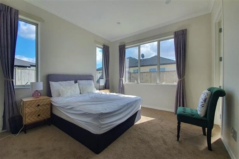 Photo of property in 14 Paso Fino Crescent, Karaka, Papakura, 2113