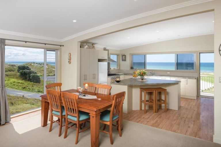 Photo of property in 1011 Papamoa Beach Road, Papamoa Beach, Papamoa, 3118