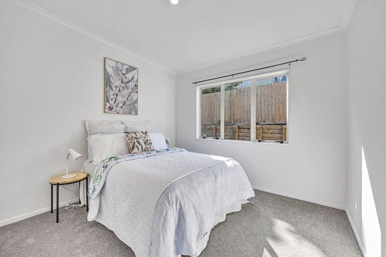 Photo of property in 4 Brashier Circle, Sunnyvale, Auckland, 0612