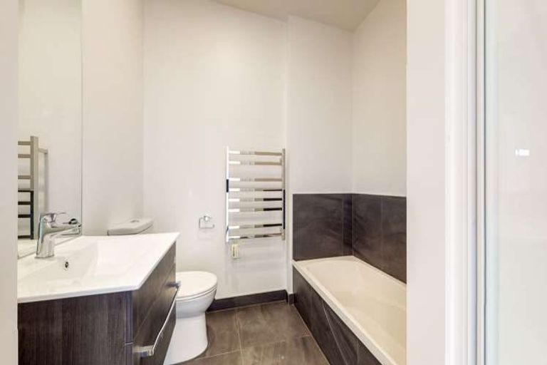 Photo of property in 24 Rua Kai Way, Brooklyn, Wellington, 6021