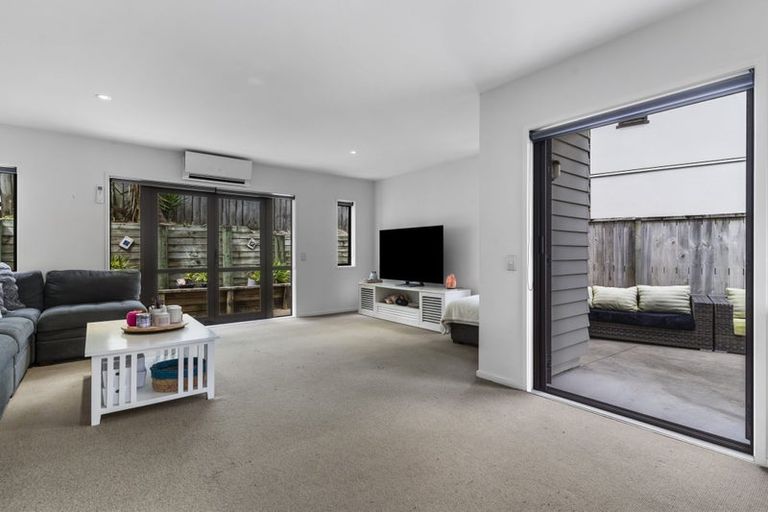 Photo of property in The Grange, 32/92 Bush Road, Albany, Auckland, 0632