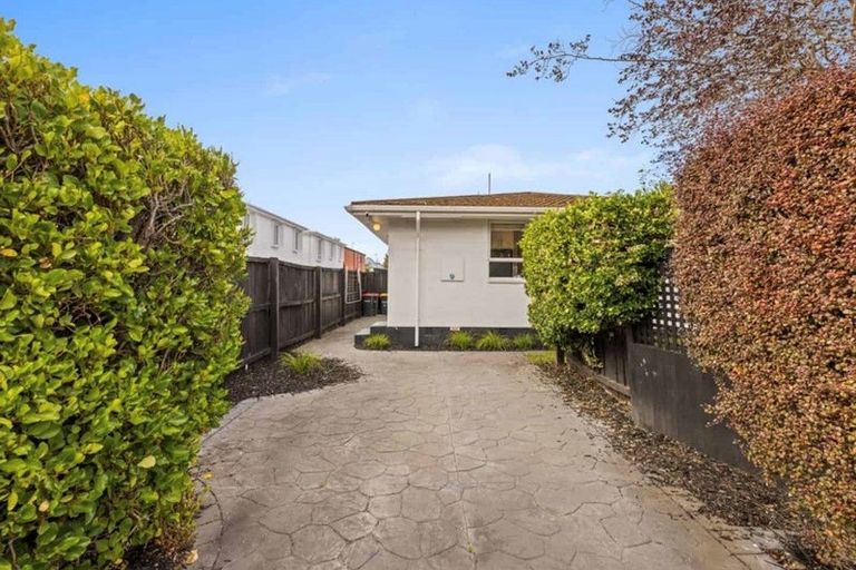Photo of property in 1/82 Holly Road, St Albans, Christchurch, 8014