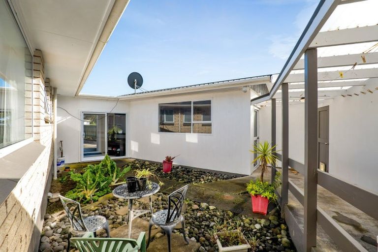 Photo of property in 13 Wilson Road, Opunake, 4616