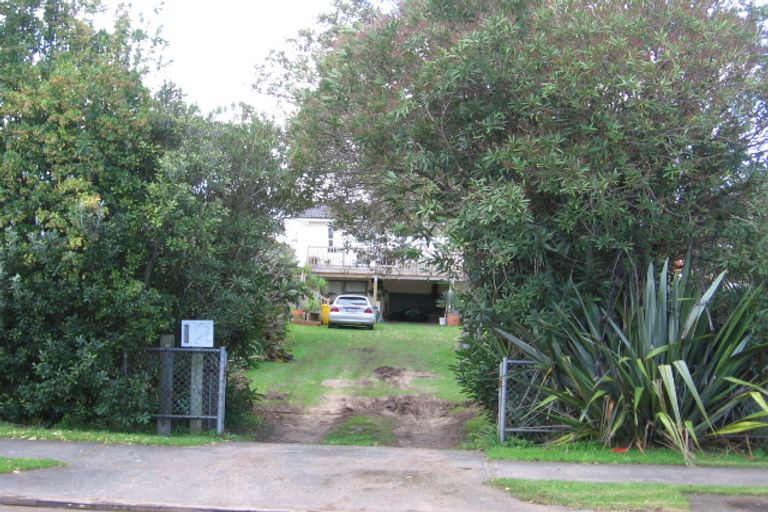 Photo of property in 12 Marellen Drive, Red Beach, 0932