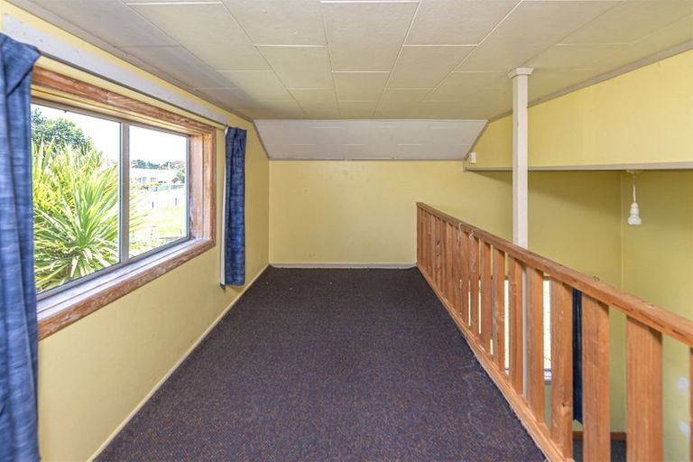 Photo of property in 30 Weraroa Road, Waverley, 4510