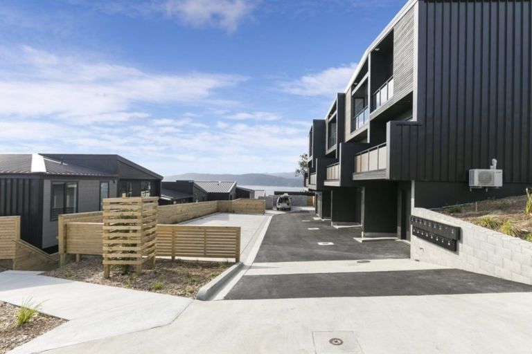 Photo of property in 12/80 Seatoun Heights Road, Seatoun, Wellington, 6022