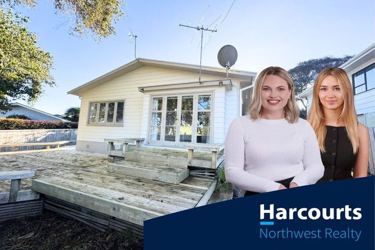 Photo of property in 1a Truscott Place, West Harbour, Auckland, 0618