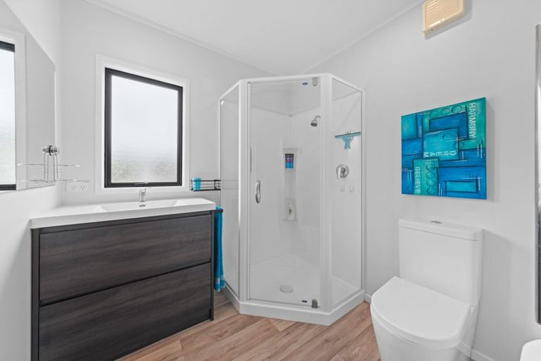 Photo of property in 1 Whitcombe Street, Lepperton, New Plymouth, 4373