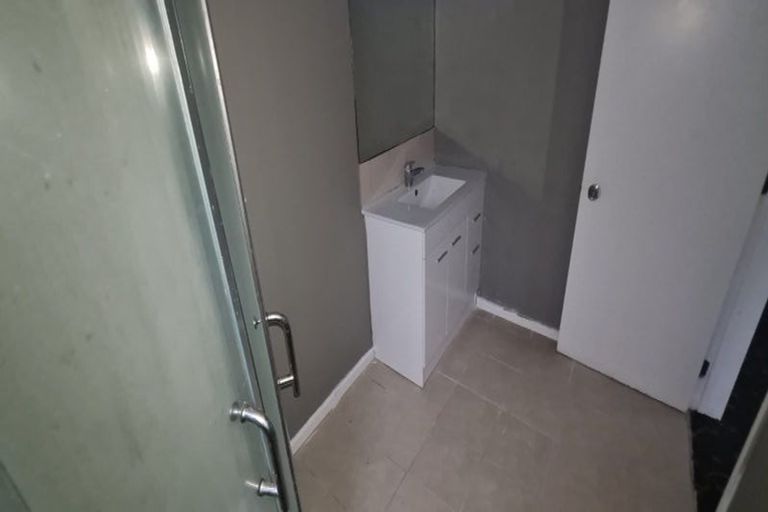 Photo of property in 12a Sabulite Road, Kelston, Auckland, 0602