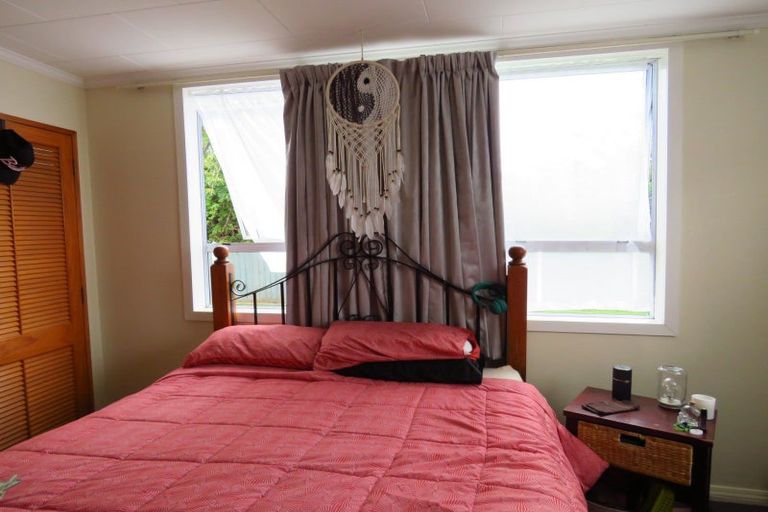 Photo of property in 30 Henley Street, Westport, 7825