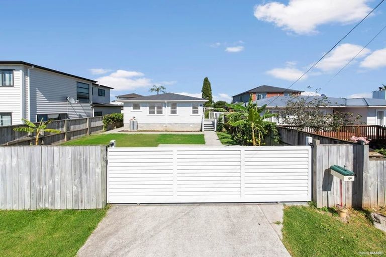 Photo of property in 4a Mawney Road, Henderson, Auckland, 0610