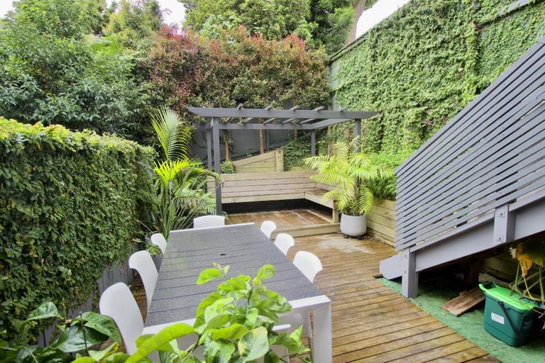 Photo of property in Habitat Apartments, 12/31 Byron Avenue, Takapuna, Auckland, 0622