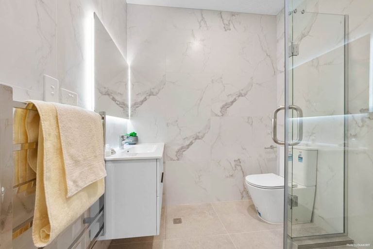 Photo of property in 3/31 Hill Crescent, New Lynn, Auckland, 0600